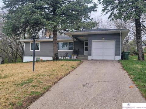 2010 Tulip Ln, Bellevue, NE 68005