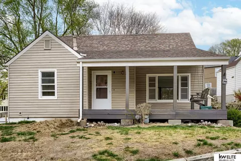 246 Elmwood St, Council Bluffs, IA 51503