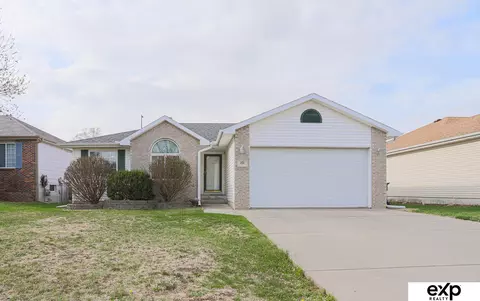 1101 Jennifer Ct, Lincoln, NE 68521