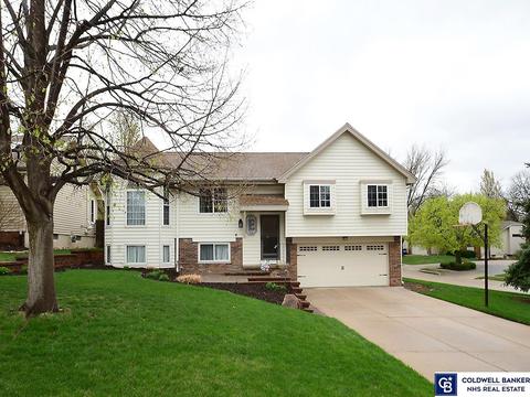 15631 Capitol Cir, Omaha, NE 68118