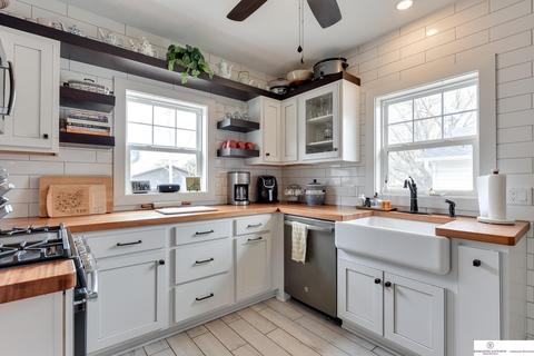 601 N 85 St, Omaha, NE 68114