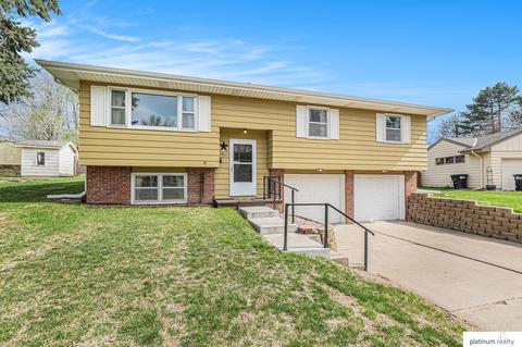 7401 Page St, Omaha, NE 68114