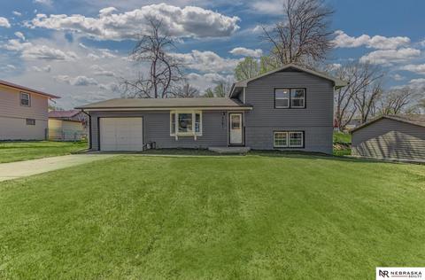 2101 Pleasantview Ln, Bellevue, NE 68005
