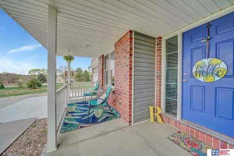 16800 Leisure Pl, Hickman, NE 68372