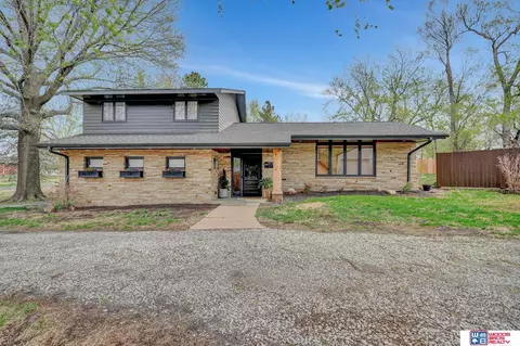 21920 Teselle Ct, Hickman, NE 68372