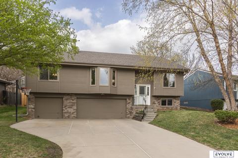 15498 Harney St, Omaha, NE 68154