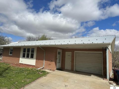 206 S Elm St, Weeping Water, NE 68463