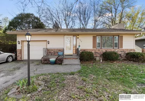806 N Vine St, Glenwood, IA 51534