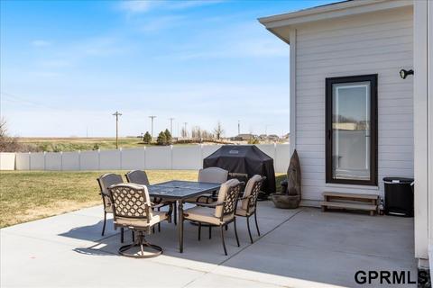 21816 G St, Elkhorn, NE 68022