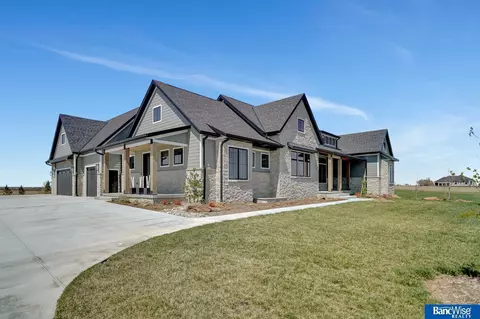 15747 S 76th St, Roca, NE 68430