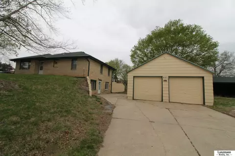 716 Neal St, Peru, NE 68421