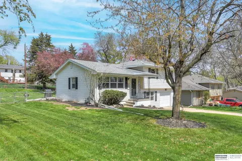 9812 Nina St, Omaha, NE 68124