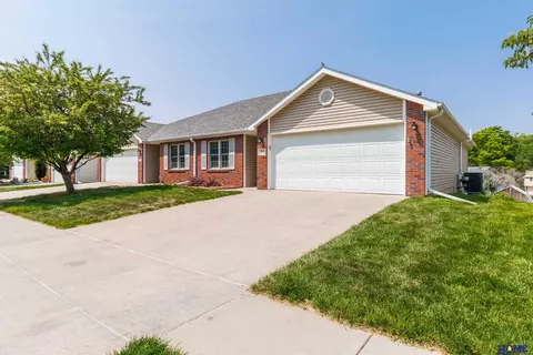 1941 S Knights Pl, Lincoln, NE 68506