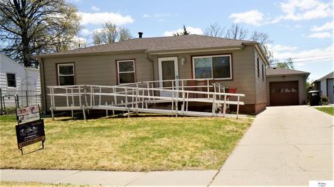 6073 H St, Omaha, NE 68117