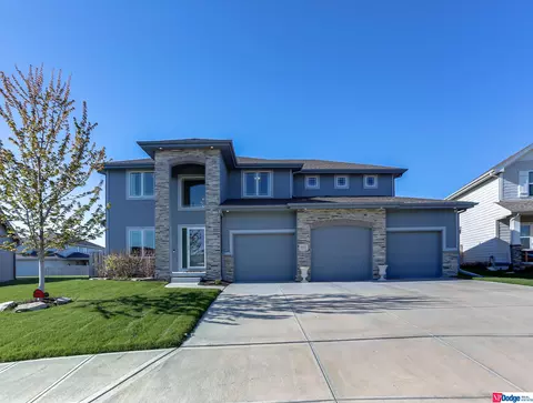 18307 Taylor St, Omaha, NE 68022