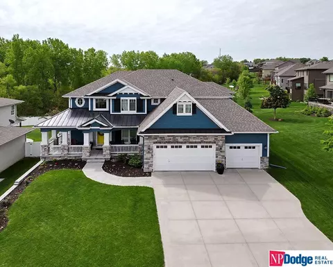 18407 Jones St, Elkhorn, NE 68022