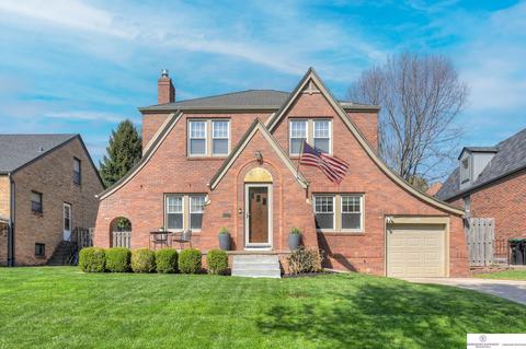 2532 Country Club Ave, Omaha, NE 68104