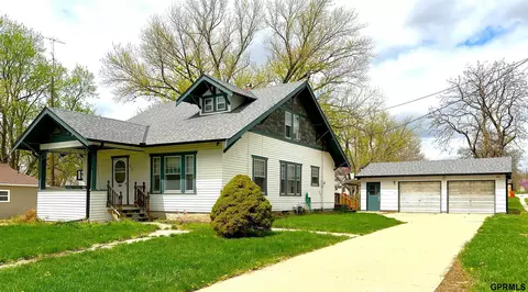 230 Sherman St, Tecumseh, NE 68450