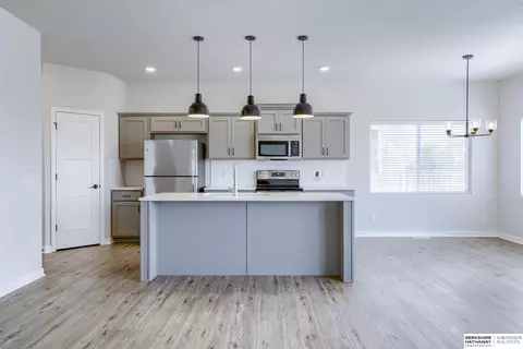 8016 N 86 Ave, Omaha, NE 68122