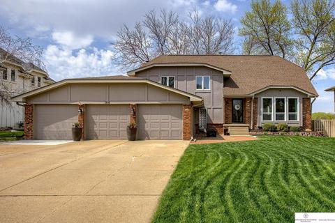 1910 S 167 Avenue Cir, Omaha, NE 68130