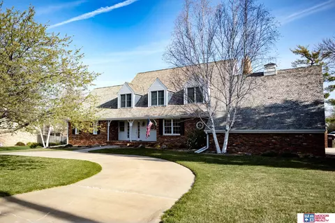 1019 E 2nd St, York, NE 68467