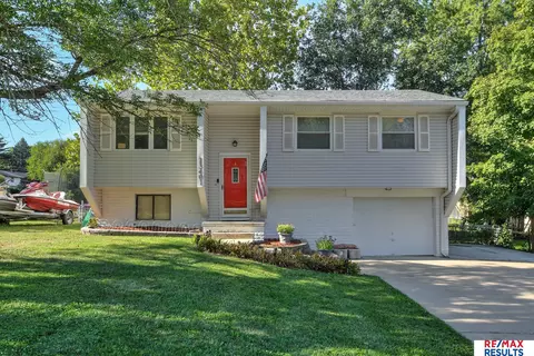 13401 Schirra St, Omaha, NE 68138