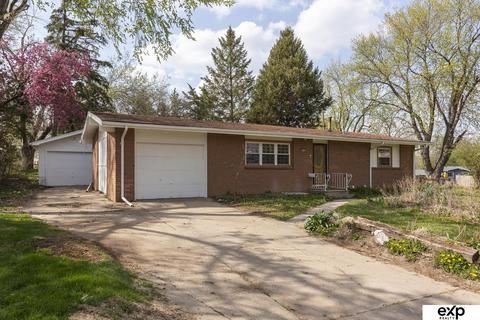 9622 Maple Dr, Omaha, NE 68134
