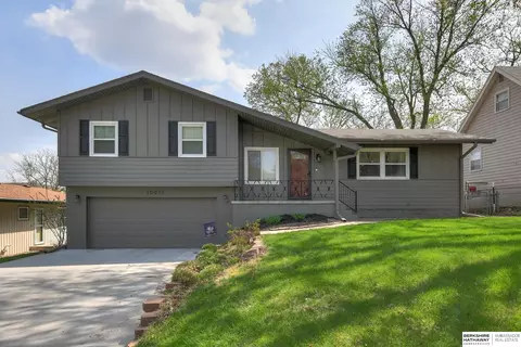 10011 Bedford Ave, Omaha, NE 68134