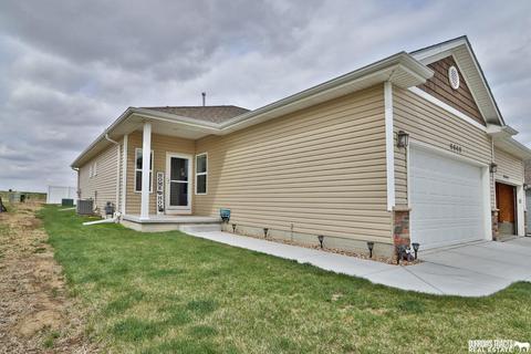 8640 Regent Dr, Lincoln, NE 68507