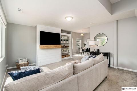 3412 Burt St, Omaha, NE 68131