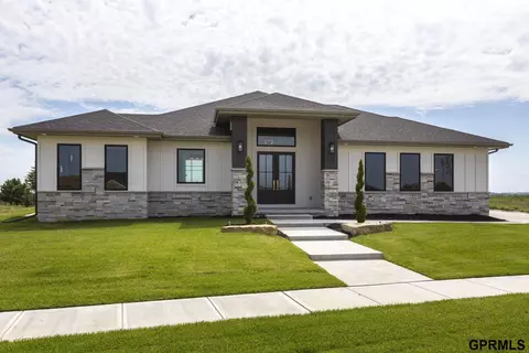 20907 Polk St, Elkhorn, NE 68022