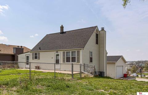 5202 S 57 St, Omaha, NE 68117