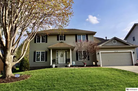 15115 Newport Ave, Omaha, NE 68116