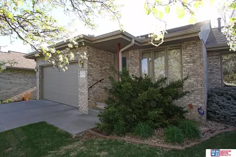 7015 Culwells Ct, Lincoln, NE 68516