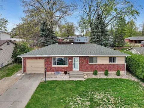251 E Cherrywood Dr, Lincoln, NE 68510
