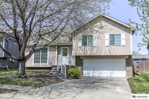 18670 W St, Omaha, NE 68135