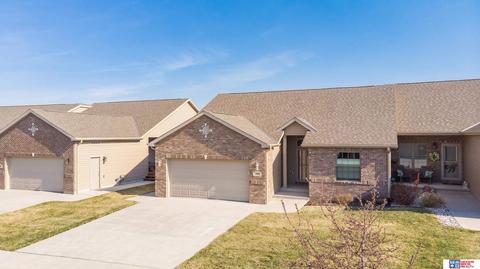 7829 Hacienda Dr, Lincoln, NE 68516