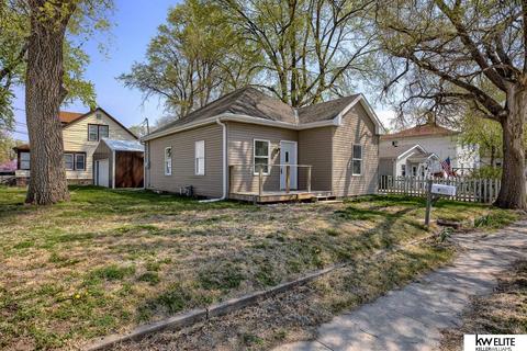 926 Avenue C Ave, Council Bluffs, IA 51503
