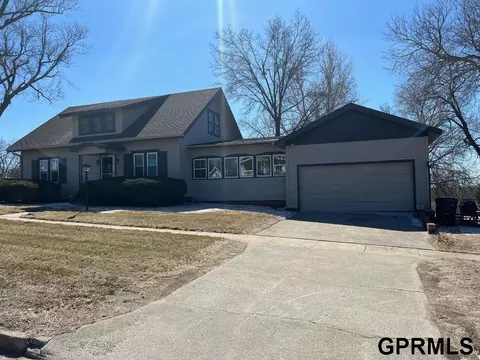 643 E Sherman St, West Point, NE 68788