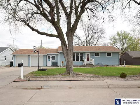 1811 N Taylor Ave, Grand Island, NE 68803