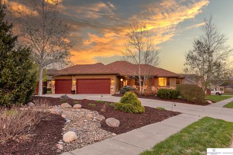 15113 Hartman Cir, Omaha, NE 68116