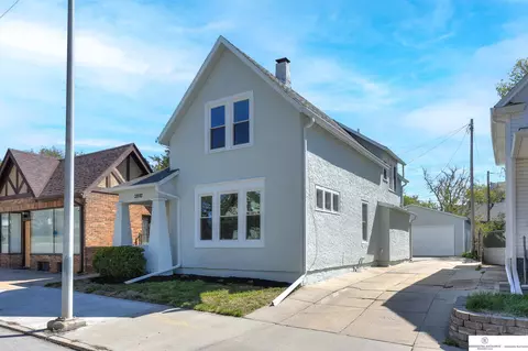 2807 S 32nd Ave, Omaha, NE 68105