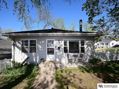 1802 S 56th St, Omaha, NE 68106