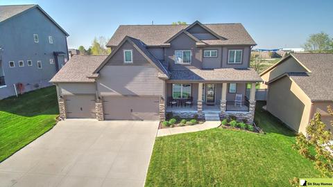 16326 Potter St, Bennington, NE 68007