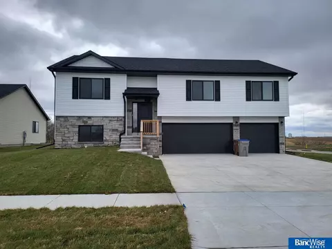 1214 Gage St, Eagle, NE 68347