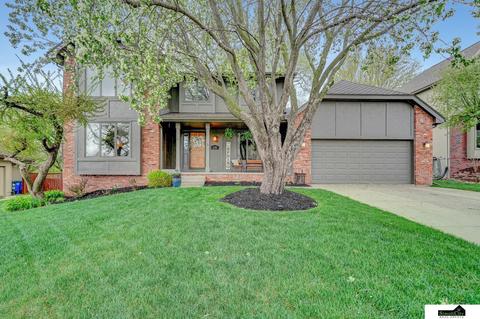 530 S 160th St, Omaha, NE 68118