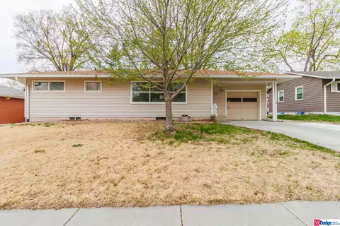 1931 Riviera Dr, Lincoln, NE 68506