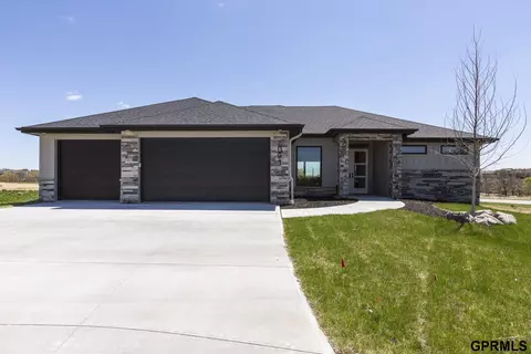 2091 N 182 Avenue Cir, Elkhorn, NE 68022