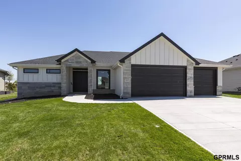 4905 N 192 Ave, Elkhorn, NE 68022