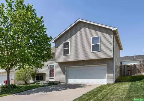 11162 Hanover St, Omaha, NE 68142